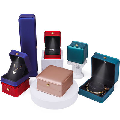 Khả năng tùy biến Đèn nhựa sáng đèn LED Khả năng trang trí bằng vàng