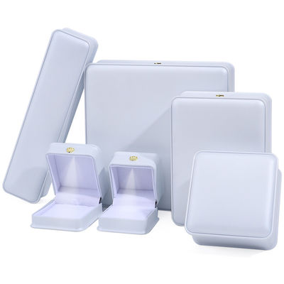 Mua Nhãn hiệu tùy chỉnh Hộp đóng đồ trang sức sang trọng Đơn vị hình chữ nhật mới nhất Màu sơn piano màu trắng LED Nhẫn Hộp đồ trang sức online manufacture