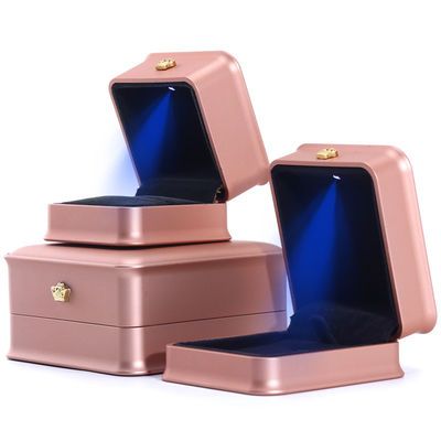 Mua Hộp đóng gói đồ trang sức vương miện sang trọng tùy chỉnh với đèn LED và vật liệu nhung nhựa online manufacture