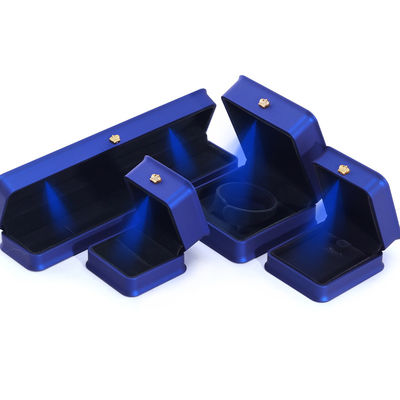 Hộp đóng gói đồ trang sức vương miện sang trọng tùy chỉnh với đèn LED và thiết kế mới nhất thủ công