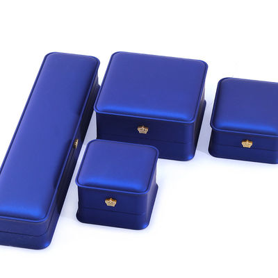Hộp đóng gói đồ trang sức vương miện sang trọng tùy chỉnh với đèn LED và thiết kế mới nhất thủ công