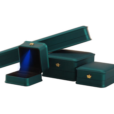 Hộp trang sức ánh sáng LED cho đồ trang sức vương miện sang trọng tùy chỉnh Bao bì vật liệu nhung nhựa