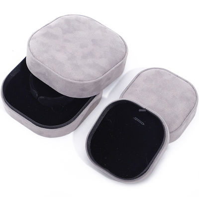 Chiếc hộp đồ trang sức cao cấp với nắp và nền chất lượng cao hộp đồ trang sức nhung màu xám với logo