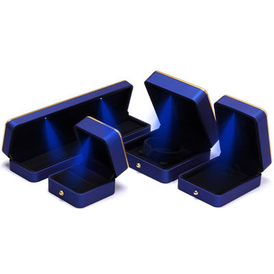 Nhẫn hình vuông tùy chỉnh và nhẫn Hồng sáng hộp trang sức LED với phong cách sang trọng thanh lịch