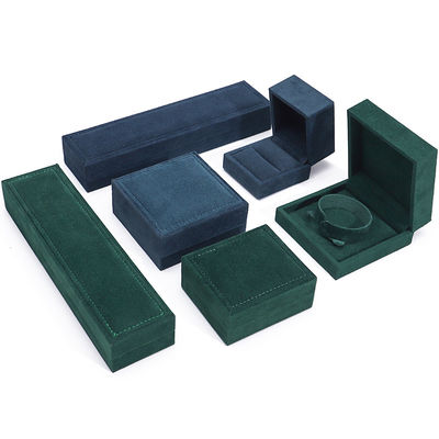 Hộp đồ trang sức nhung đen tùy chỉnh cho vòng cổ cao cấp vòng đeo tay nhẫn 9 * 9 * 4cm