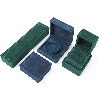 Hộp đồ trang sức nhung đen tùy chỉnh cho vòng cổ cao cấp vòng đeo tay nhẫn 9 * 9 * 4cm