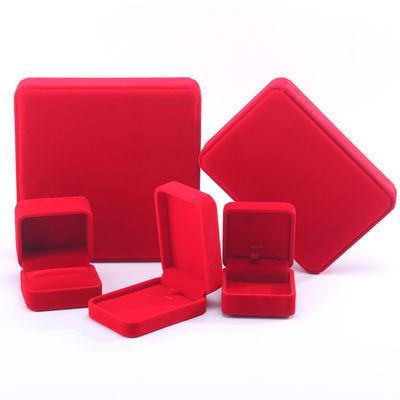 Trung Quốc sản xuất bán buôn Luxury velvet đỏ đồ trang sức đóng gói hộp đồ trang sức tùy chỉnh cao cấp vòng cổ vòng đeo tai nhẫn đồ trang sức hộp đóng gói với logo