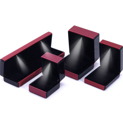 Hanhong Logo tùy chỉnh đèn LED ánh sáng hộp trang sức cho vòng tay vòng cổ và nhẫn bằng da