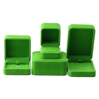 Trung Quốc Sản xuất bán buôn cao cấp Xách dây chuyền đeo cổ tay hộp đồ trang sức Bao bì Logo tùy chỉnh Phố sang trọng Suede Velvet màu xanh lá cây màu sáng Hộp đồ trang sức