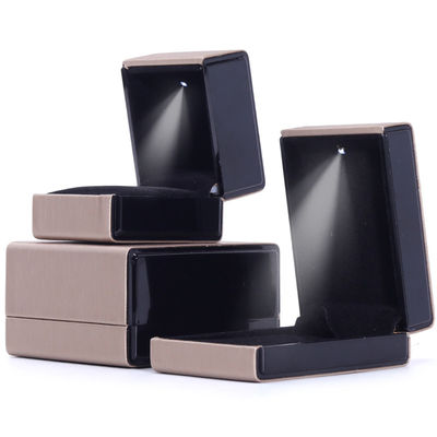 Mua 9*9*5cm hình chữ nhật Hanhong Custom Gold Necklace Bracelet and Ring LED Jewelry Packaging Box online manufacture