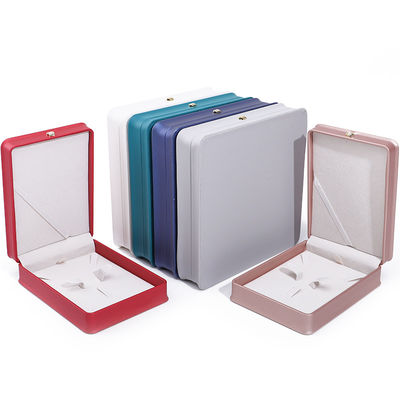 Chiếc hộp chữ cái hình chữ nhật thủ công Hanhong Custom Logo Box Crown Design Chiếc hộp da PU sang trọng Chiếc vòng cổ Chiếc hộp trang sức