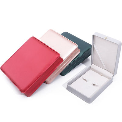 Chiếc hộp chữ cái hình chữ nhật thủ công Hanhong Custom Logo Box Crown Design Chiếc hộp da PU sang trọng Chiếc vòng cổ Chiếc hộp trang sức