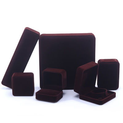 Tùy chỉnh kích thước màu nâu Velvet Box đồ trang sức cho vòng cổ Stud Băng tai Gỗ đeo tay
