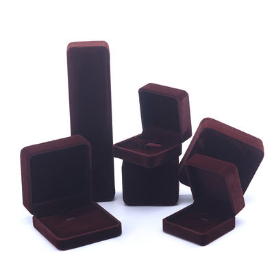 Tùy chỉnh kích thước màu nâu Velvet Box đồ trang sức cho vòng cổ Stud Băng tai Gỗ đeo tay