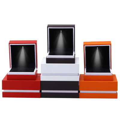 Mua Hộp đóng gói đồ trang sức cuối cùng Sơn nướng thủ công Biển màu trắng LED Ring Box đồ trang sức 9*9*3.5cm online manufacture