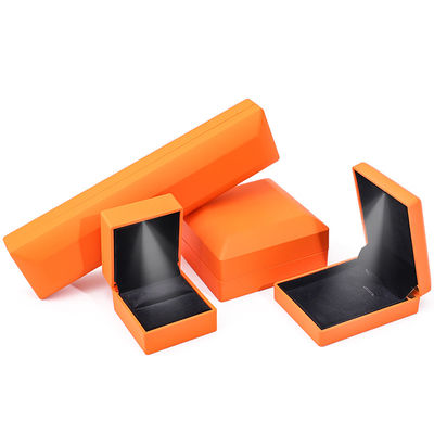 Đơn vị hóa kích thước thủ công màu cam LED Ring Box trang sức cho Logo tùy chỉnh và ánh sáng trắng