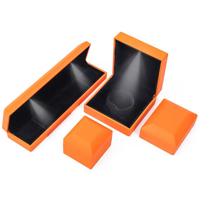 Đơn vị hóa kích thước thủ công màu cam LED Ring Box trang sức cho Logo tùy chỉnh và ánh sáng trắng