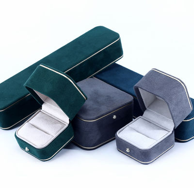 Hộp đồ trang sức bằng nhung hình chữ nhật cho vòng tay và nhẫn thủ công trong gói sang trọng năm 2023