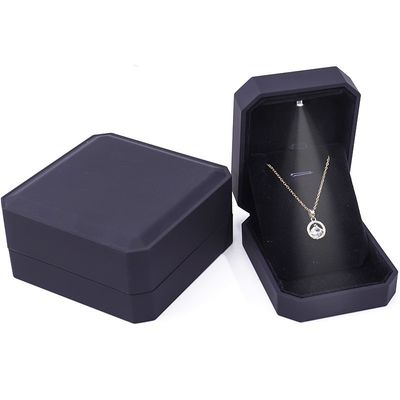 Hộp hiển thị trang sức LED Logo mới nhất cho nhẫn vòng cổ vòng tay và vòng tai