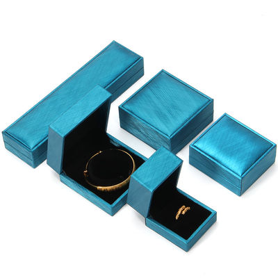 Nhãn hiệu tùy chỉnh in hộp nhẫn Hanhong 2022 Black Lining PU Da đồ trang sức gói