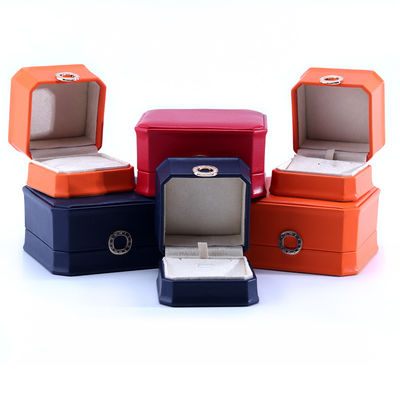 11*11*5.5cm thiết kế vòng màu tùy chỉnh hộp đồ trang sức da PU cho vòng đeo cổ
