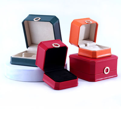 11*11*5.5cm thiết kế vòng màu tùy chỉnh hộp đồ trang sức da PU cho vòng đeo cổ