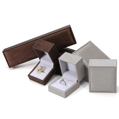 Hộp đồ trang sức da PU lót màu beige 2022 gói đồ trang sức với hộp nhẫn in tùy chỉnh