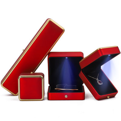Luxury Red LED Light Up Quán trang sức, Quán đóng gói trang sức tùy chỉnh kích thước