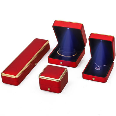 Luxury Red LED Light Up Quán trang sức, Quán đóng gói trang sức tùy chỉnh kích thước