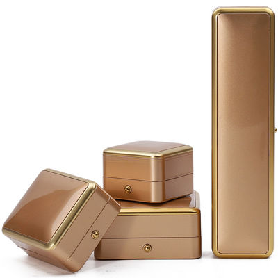 Nhãn hiệu tùy chỉnh Light Gold LED Box đồ trang sức cho vòng đeo tay vòng cổ tai đeo vòng đeo