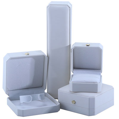 Hộp đồ trang sức da PU màu trắng cho chức năng lưu trữ đồ trang sức hình vương miện tùy chỉnh của Hanhong