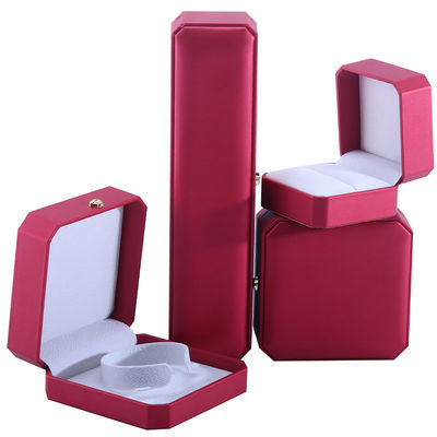 Hình chữ nhật mới nhất Hanhong Custom Đỏ PU da vòng đeo tay hộp đóng gói để lưu trữ đồ trang sức