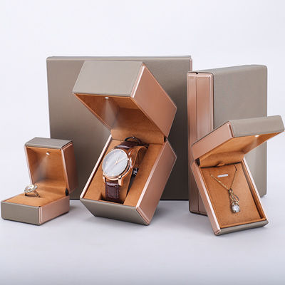 Mua OEM PU da LED hộp đồ trang sức, Handy Quảng trường đồ trang sức Luxury Packaging Box Set online manufacture