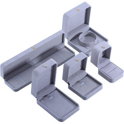 Hot Stamping Logo Velvet Jewelry Box for Necklace Chiếc đeo tay và nhẫn 9*9*3.5cm