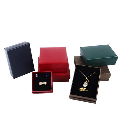 Sản xuất bán buôn Hộp đồ trang sức sang trọng Cá nhân hóa Chiếc vòng cổ cao cấp Chiếc đeo tai Nhẫn Chiếc nhẫn trang sức đóng gói Khóa giấy ván và cơ sở Hộp đồ trang sức với logo