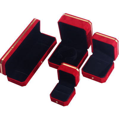 Sản xuất bán buôn Nhẫn vòng cổ Sản phẩm trang sức hộp đóng gói hộp đồ trang sức hộp quà tặng hộp logo tùy chỉnh màu đỏ Velvet hộp đồ trang sức với cạnh vàng