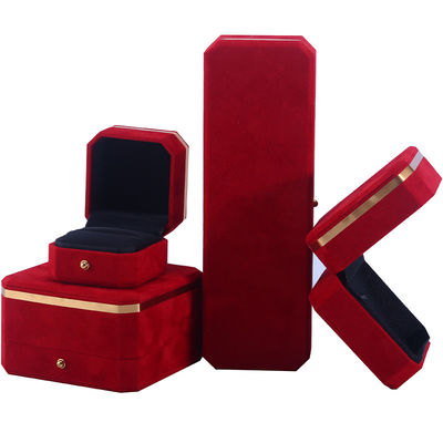 Sản xuất bán buôn Nhẫn vòng cổ Sản phẩm trang sức hộp đóng gói hộp đồ trang sức hộp quà tặng hộp logo tùy chỉnh màu đỏ Velvet hộp đồ trang sức với cạnh vàng