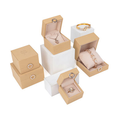Nhãn hiệu ấn nóng tùy chỉnh Bốn lá hoa trèo hộp đồ trang sức da PU cho nhẫn kích thước tùy chỉnh