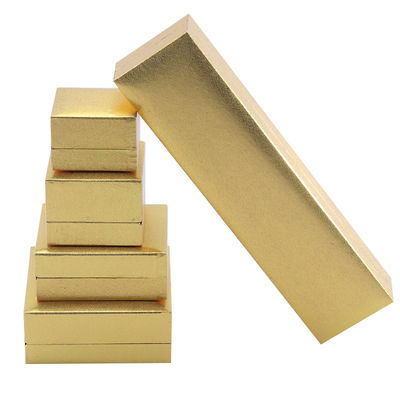 Sản xuất bán buôn Hộp đồ trang sức sang trọng Cá nhân hóa Chiếc vòng cổ cao cấp Chiếc đeo tai Nhẫn Chiếc nhẫn trang sức đóng gói Bảng giấy ván màu vàng hộp trang sức với logo