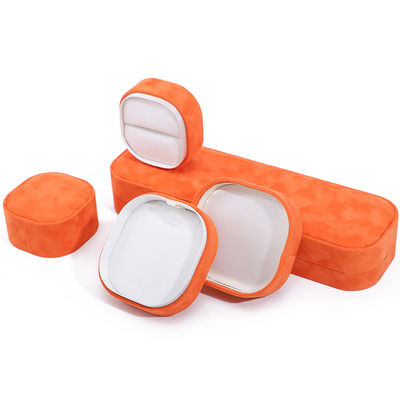 Chiếc hộp đồ trang sức cao cấp với nắp và nắp cao cấp hộp đồ trang sức nhung màu cam với logo