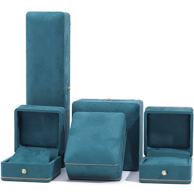 Sản xuất bán buôn Hòa trang Ánh đeo tay cao cấp tùy chỉnh Chiếc đeo tay Ánh đeo tai Nhẫn Đồ trang sức gói Nhựa màu xanh nhung Hộp trang sức với logo