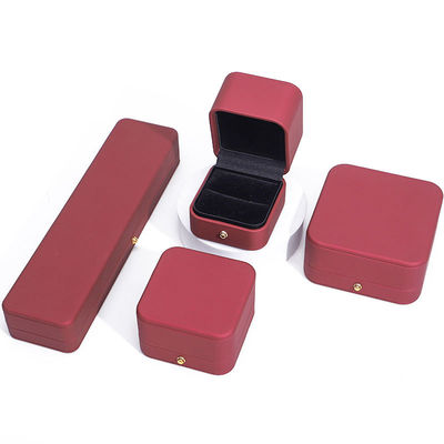 Mua Wind Red Sleek PU Da đồ trang sức lưu trữ hộp đóng gói với trang trí nút vàng online manufacture