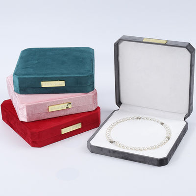 Mua Soft Touch Multi Color Velvet Pearl Necklace Box với dây chuyền vàng online manufacture