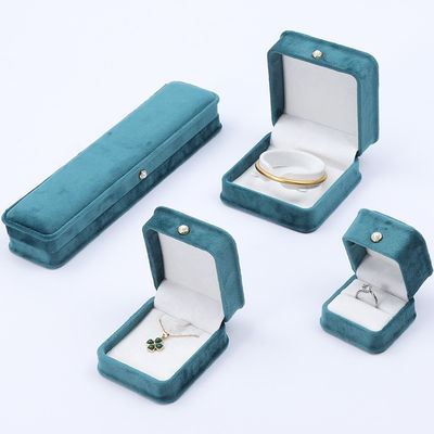 Sản xuất bán buôn cao cấp nhung đồ trang sức đóng gói hộp tùy chỉnh vòng cổ vòng đeo tai nhẫn trang sức thiết lập gói màu xanh lá cây nhung đồ trang sức hộp với logo