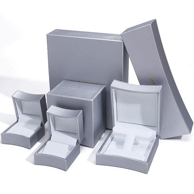 Bàn đồ trang sức bằng da PU hình cung bằng bạc Lưu trữ sang trọng