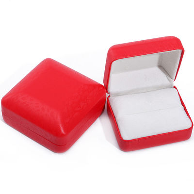 Chiếc hộp đồ trang sức sang trọng bằng da PU với lớp phủ nhung hạt tuyết