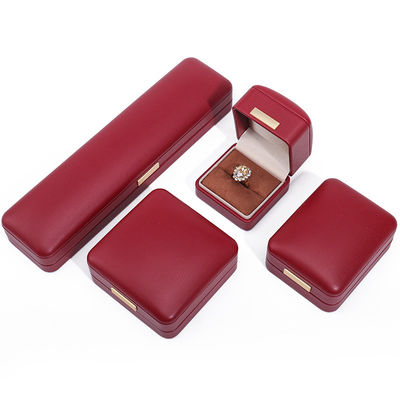 Hiệu ứng nổi màu đỏ da PU đồ trang sức sang trọng bao bì hộp đặt với thanh vàng
