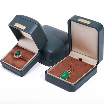 Handy Convex Roof Fake Leather Luxury Jewelry Box Package với trang trí thanh vàng