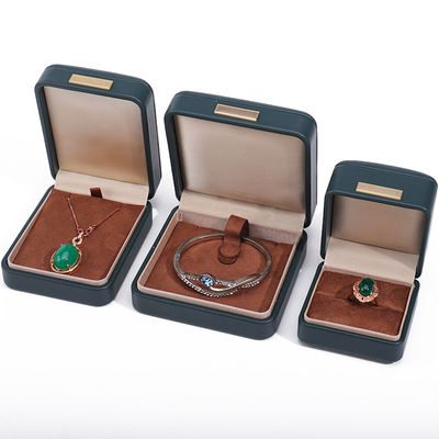 Handy Convex Roof Fake Leather Luxury Jewelry Box Package với trang trí thanh vàng
