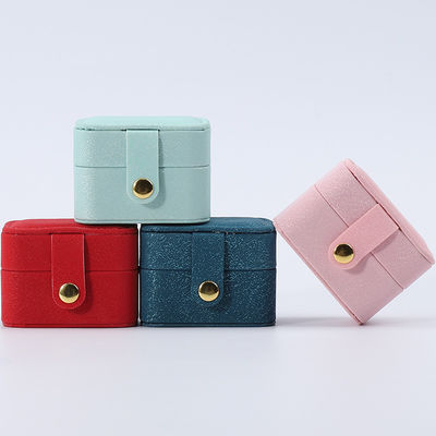 Mini PU Da tai Stud nhẫn Cổ lưu trữ Hộp trang sức với nút đóng